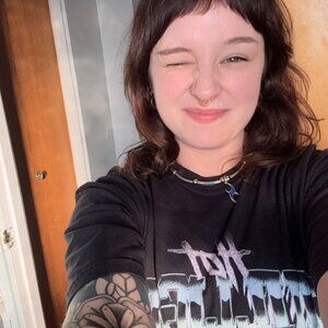 meet your posher, danitra ✸